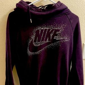 Used Nike hoodie. Still in great condition always handled with care.